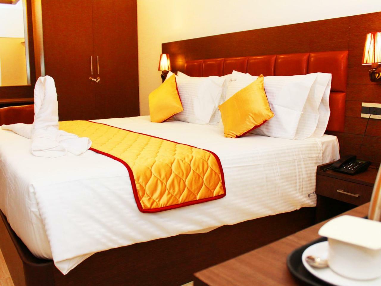 Staylite Suites Chennai Exterior photo