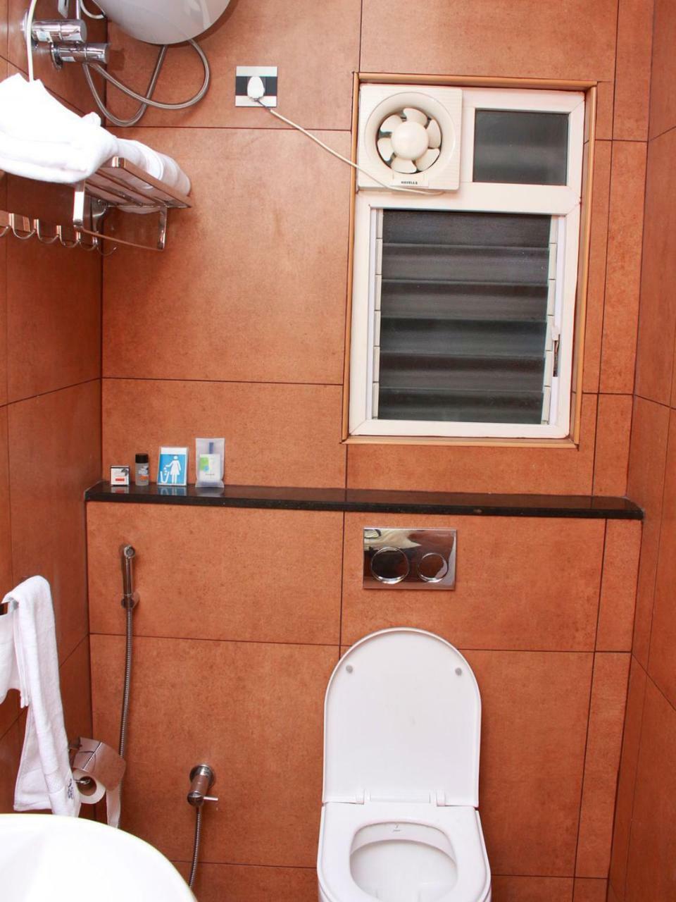Staylite Suites Chennai Exterior photo